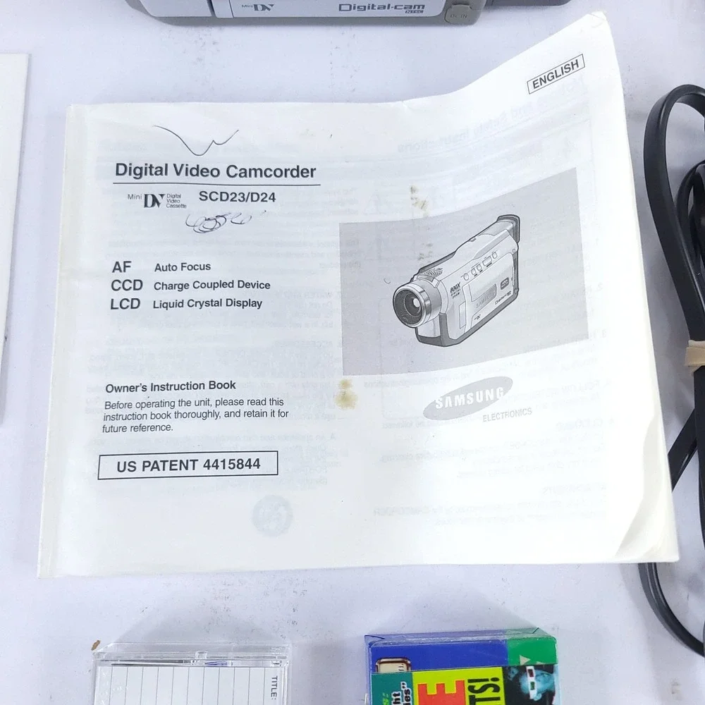Samsung SCD23 MiniDV Video Camcorder Case Instructions Charger Batteries Tapes